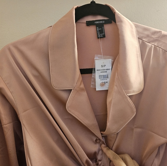 Satin blouse - Picture 3 of 3